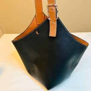 Elegant Black and Tan Women's Bag
